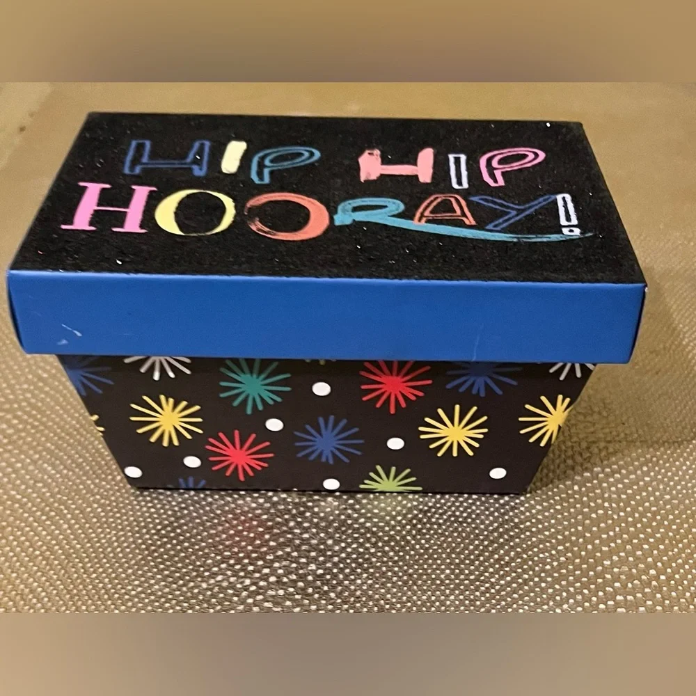 Gift Box - Picture 1 of 5